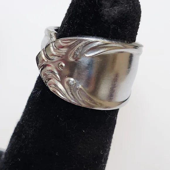 Size 7 Handmade Spoon Ring - Picture 4 of 5